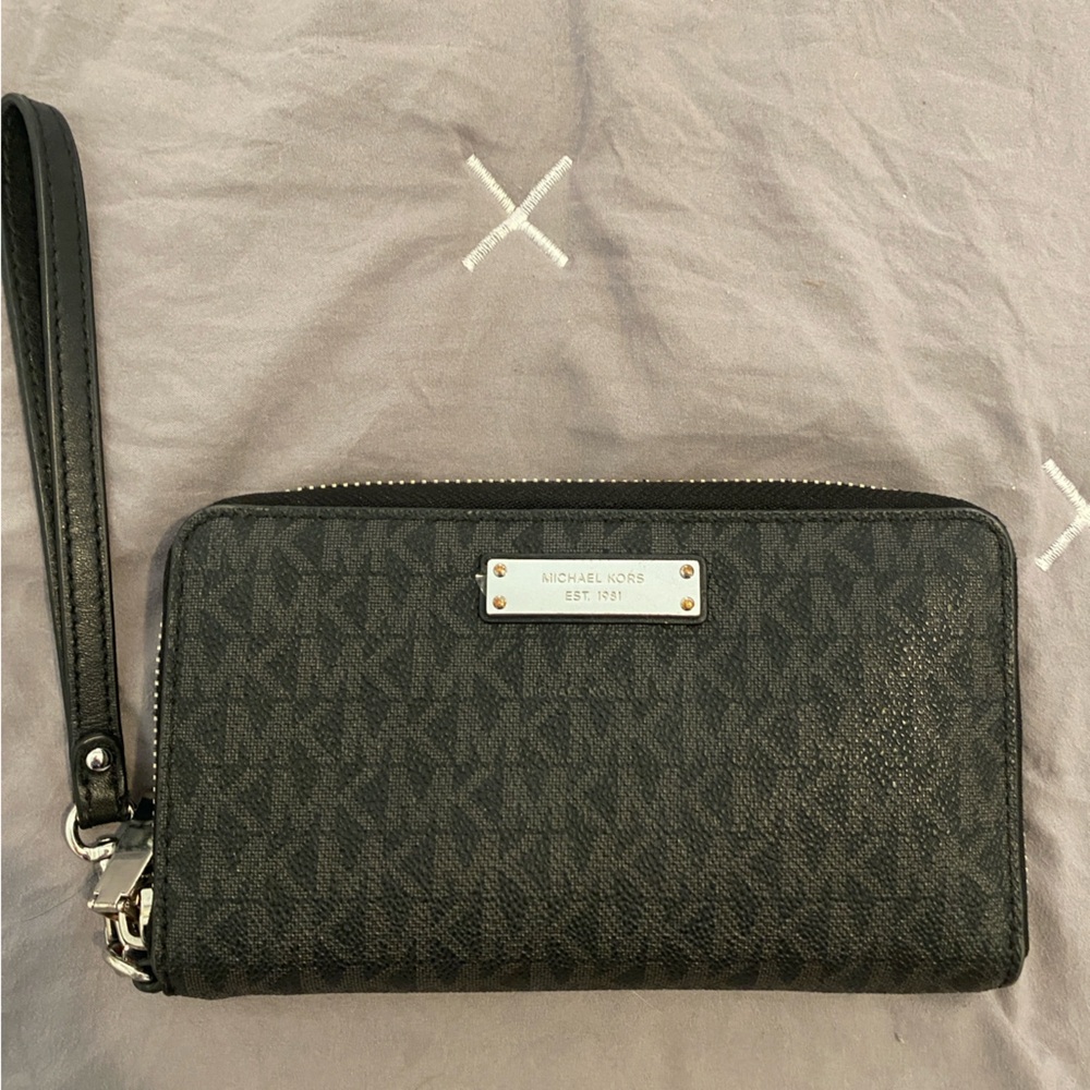 Michael Kors Jet Set Travel Large Logo Continental Wristlet